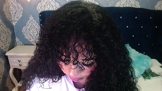 Snapshot of Sofiacowperx chatting on August 1, 2026, 3:32 pm Sofiacowperx online show from August 1, 2026, 3:32 pm