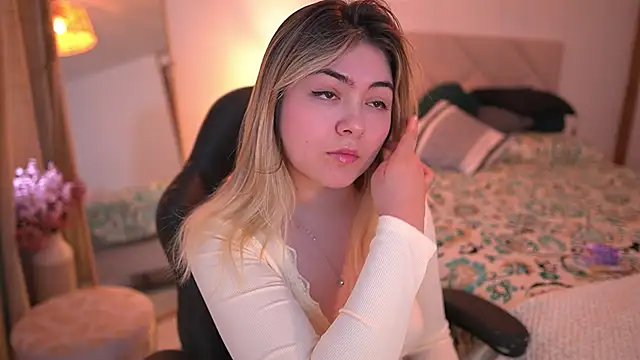 Lau Bee online show from November 1, 2025, 4:45 pm