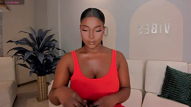 SavannahStorm online show from June 4, 2026, 12:32 pm