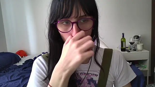 Snapshot of Alice_love29 chatting on February 8, 2025, 6:01 pm Alice love29 online show from February 8, 2025, 6:01 pm