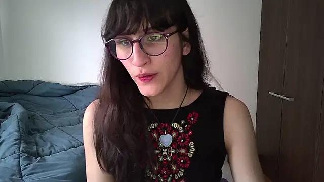 Snapshot of Alice_love29 chatting on December 5, 2024, 8:38 pm Alice love29 online show from December 5, 2024, 8:38 pm