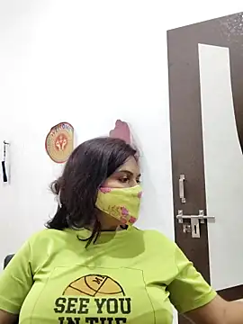 Snapshot of illay_love chatting on February 24, 2026, 5:14 pm illay love online show from February 24, 2026, 5:14 pm