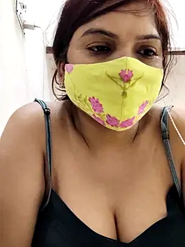 Snapshot of illay_love chatting on February 17, 2026, 8:17 pm illay love online show from February 17, 2026, 8:17 pm