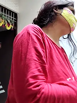 Snapshot of illay_love chatting on March 6, 2026, 2:39 am illay love online show from March 6, 2026, 2:39 am