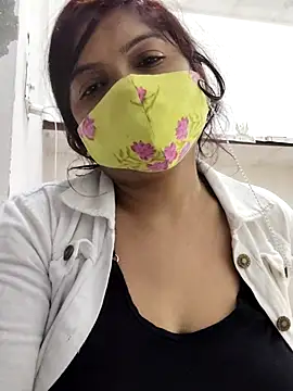 Snapshot of illay_love chatting on February 10, 2026, 7:35 pm illay love online show from February 10, 2026, 7:35 pm