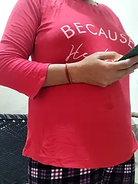 Snapshot of illay_love chatting on February 6, 2026, 6:09 am illay love online show from February 6, 2026, 6:09 am