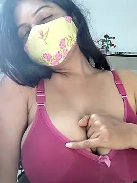 Snapshot of illay_love chatting on February 10, 2026, 7:29 am illay love online show from February 10, 2026, 7:29 am