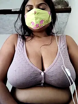 Snapshot of illay_love chatting on March 4, 2026, 8:44 am illay love online show from March 4, 2026, 8:44 am