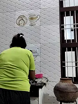 Snapshot of illay_love chatting on February 14, 2026, 3:56 pm illay love online show from February 14, 2026, 3:56 pm