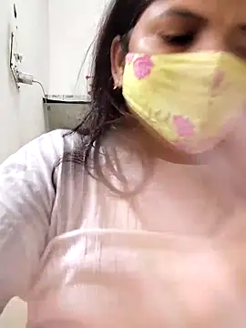 Snapshot of illay_love chatting on February 26, 2026, 5:29 am illay love online show from February 26, 2026, 5:29 am