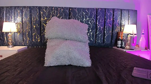 Sophia Lemos online show from December 2, 2025, 7:37 pm