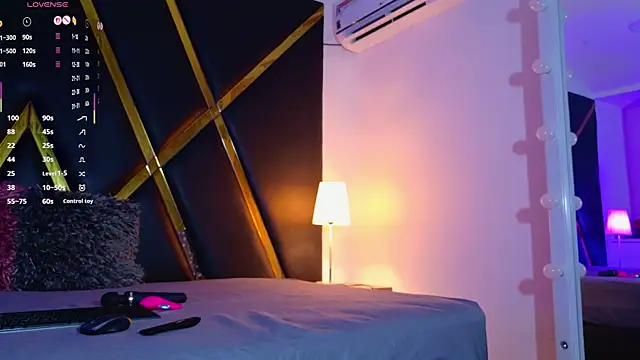 Adel Nesbiit online show from September 10, 2025, 7:24 pm