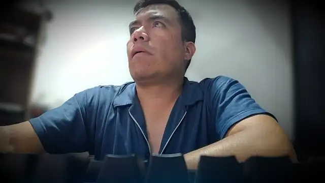 Jhonatan Morales S online show from November 30, 2025, 5:52 am