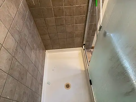 Snapshot of RuffClvb chatting on January 8, 2025, 3:28 pm RuffClvb online show from January 8, 2025, 3:28 pm