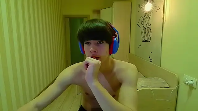 gayGamogey online show from November 26, 2025, 1:11 pm