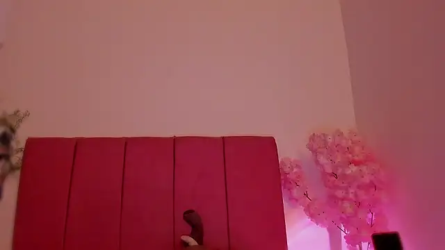 Charlee pink online show from January 18, 2026, 6:22 pm