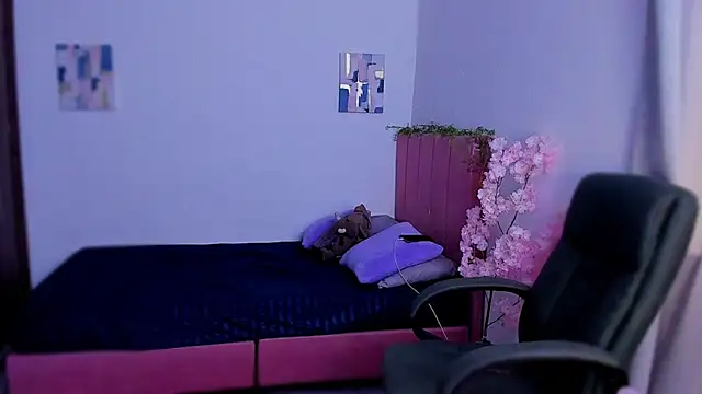 Charlee pink online show from December 2, 2025, 3:47 pm