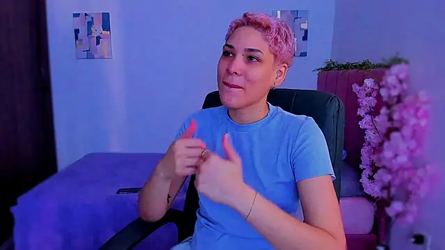 Charlee pink online show from December 15, 2025, 7:52 pm