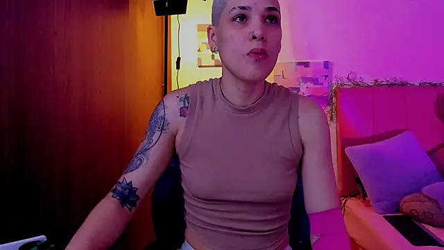 Charlee pink online show from March 22, 2026, 8:32 pm