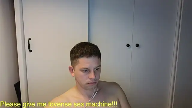 Snapshot of BigL0ve chatting on June 4, 2026, 2:11 pm BigL0ve online show from June 4, 2026, 2:11 pm