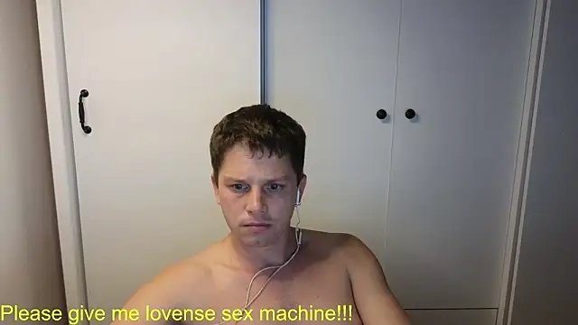 Snapshot of BigL0ve chatting on July 7, 2026, 2:09 pm BigL0ve online show from July 7, 2026, 2:09 pm