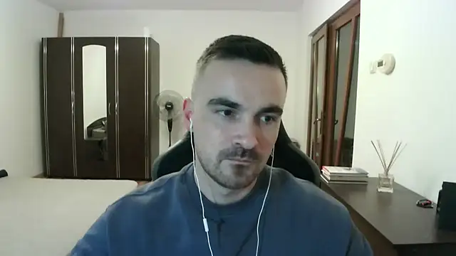 Snapshot of mu5clemania2 chatting on March 12, 2026, 8:35 pm mu5clemania2 online show from March 12, 2026, 8:35 pm