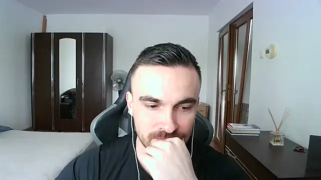 Snapshot of mu5clemania2 chatting on March 18, 2026, 10:40 am mu5clemania2 online show from March 18, 2026, 10:40 am