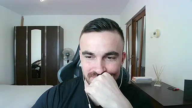 Snapshot of mu5clemania2 chatting on February 12, 2026, 10:37 am mu5clemania2 online show from February 12, 2026, 10:37 am