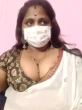 Snapshot of rithikka chatting on December 19, 2025, 6:32 pm rithikka online show from December 19, 2025, 6:32 pm