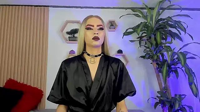 BrianaSchafer online show from December 2, 2025, 4:41 pm