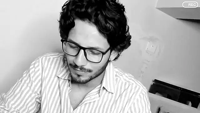 Nicholasrodrii online show from March 9, 2025, 9:36 pm