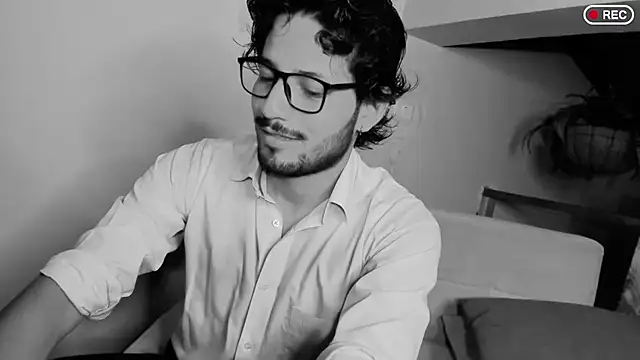 Nicholasrodrii online show from March 20, 2025, 10:51 pm