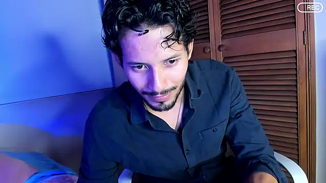 Nicholasrodrii online show from September 13, 2025, 11:49 pm