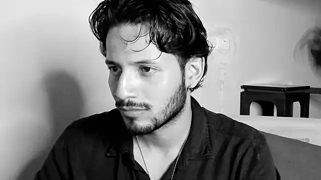 Nicholasrodrii online show from February 14, 2025, 11:20 pm