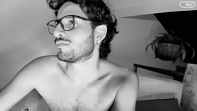 Nicholasrodrii online show from March 21, 2025, 5:00 am