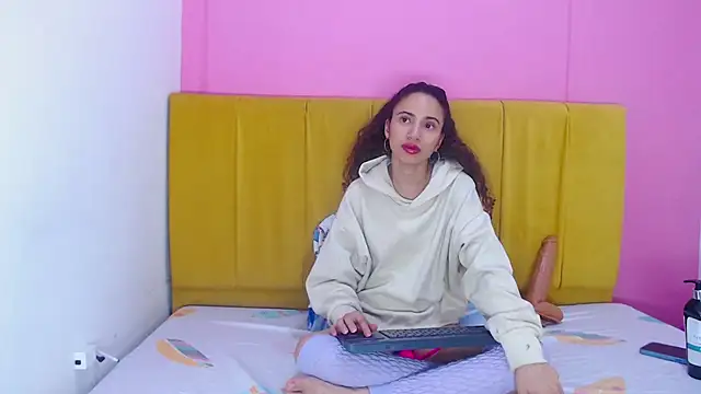 angelinabrookcm101 online show from December 3, 2024, 9:28 am