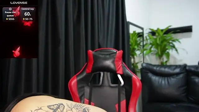 amy fox2 online show from October 6, 2025, 1:45 pm