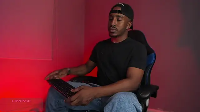 adamjackson  online show from September 19, 2025, 2:15 am