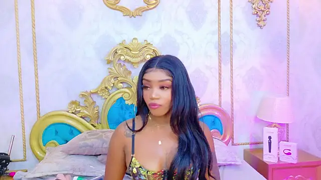 Snapshot of SalomeRestrepo chatting on November 1, 2025, 4:30 am SalomeRestrepo online show from November 1, 2025, 4:30 am