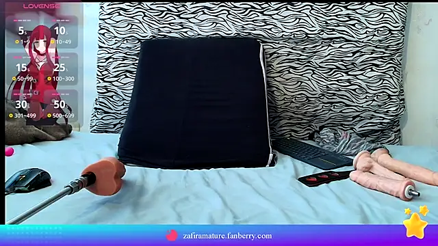 perla mature online show from November 21, 2025, 4:50 pm