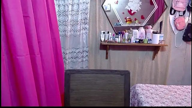 Lunawillis online show from February 3, 2026, 8:03 pm