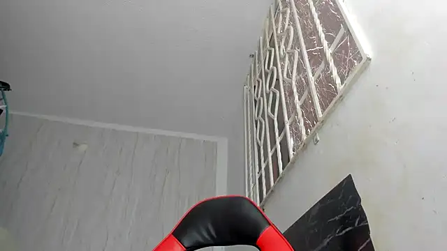 Natalycarter online show from May 4, 2026, 2:20 pm