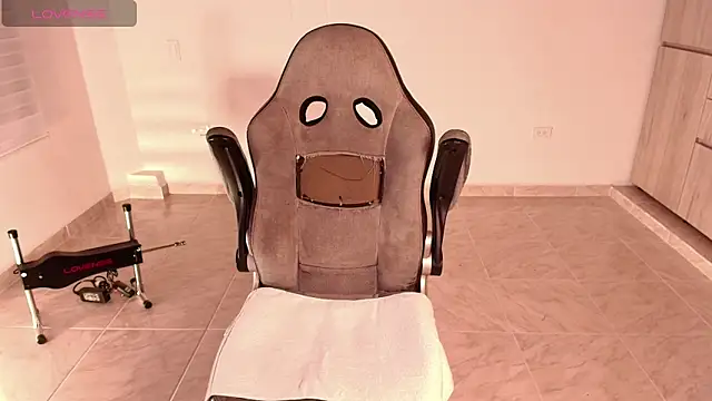 irantzu hank online show from September 24, 2025, 7:42 pm