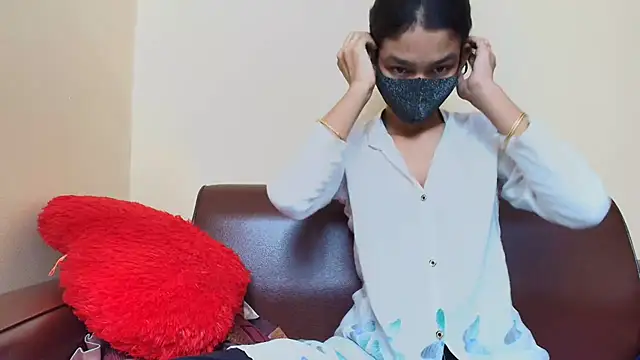 Srabontii online show from November 22, 2025, 5:34 pm