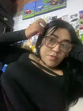 dafne19  online show from November 13, 2025, 4:38 am