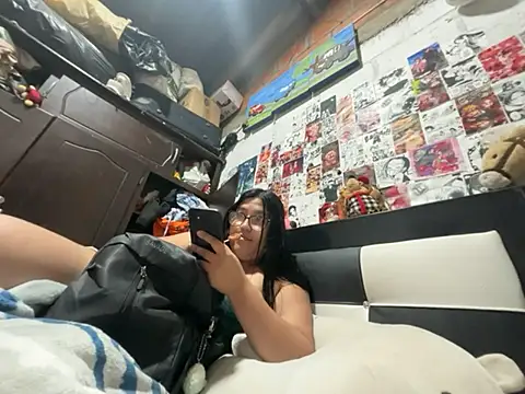 dafne19  online show from April 25, 2026, 4:59 am