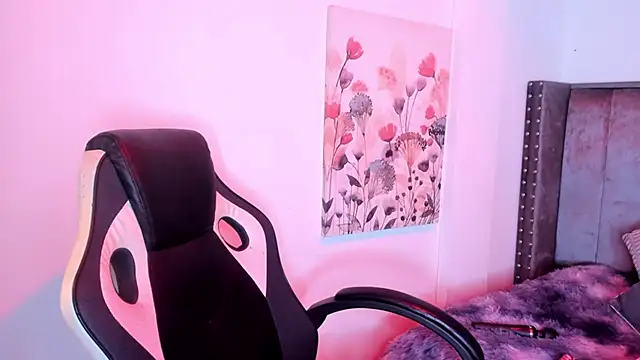 Alaia Cute online show from October 23, 2025, 3:05 am