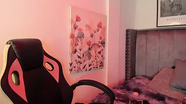 Alaia Cute online show from October 3, 2025, 3:09 am