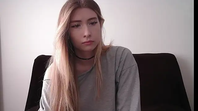 ErikaShyy online show from September 26, 2025, 10:00 am