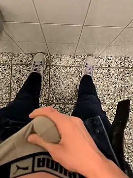 geilehecke1 online show from January 24, 2025, 1:57 pm